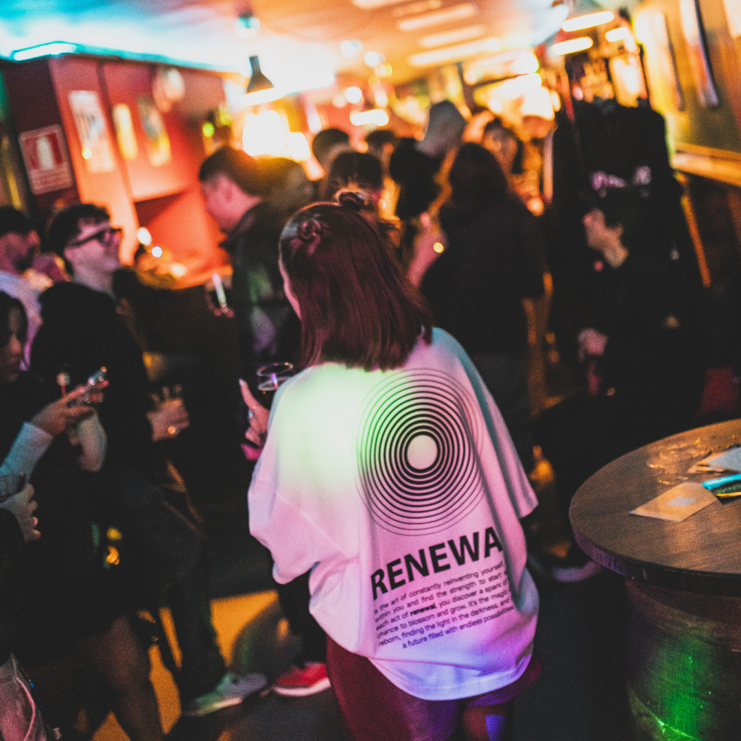Camiseta RENEWAL Blanco - Boxy Tee